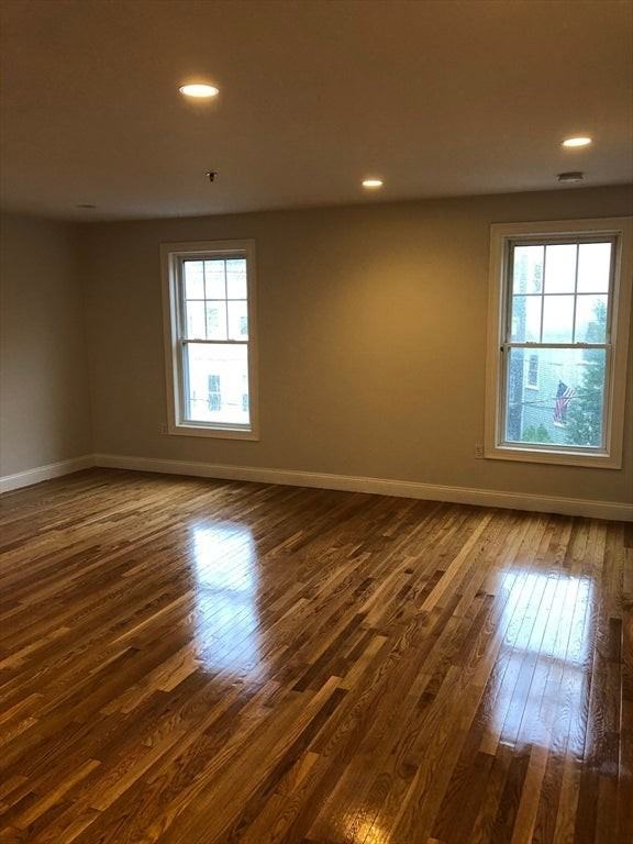 135 Calumet St - Photo 7 of 13