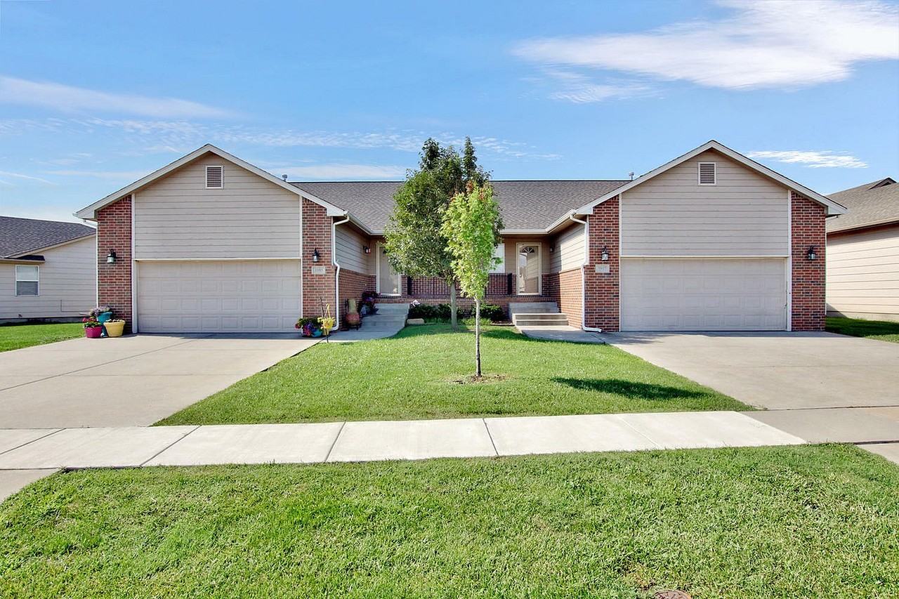 Lakeside Townhomes - Photo 2 of 34