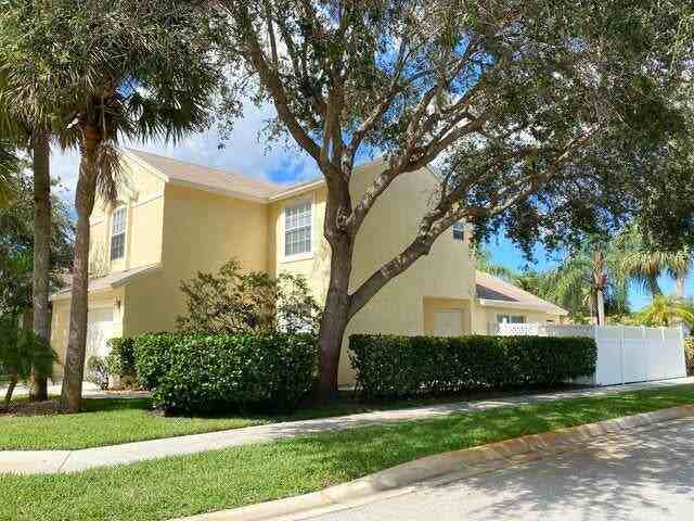 103 Pennock Landing Circle - Photo 2 of 18