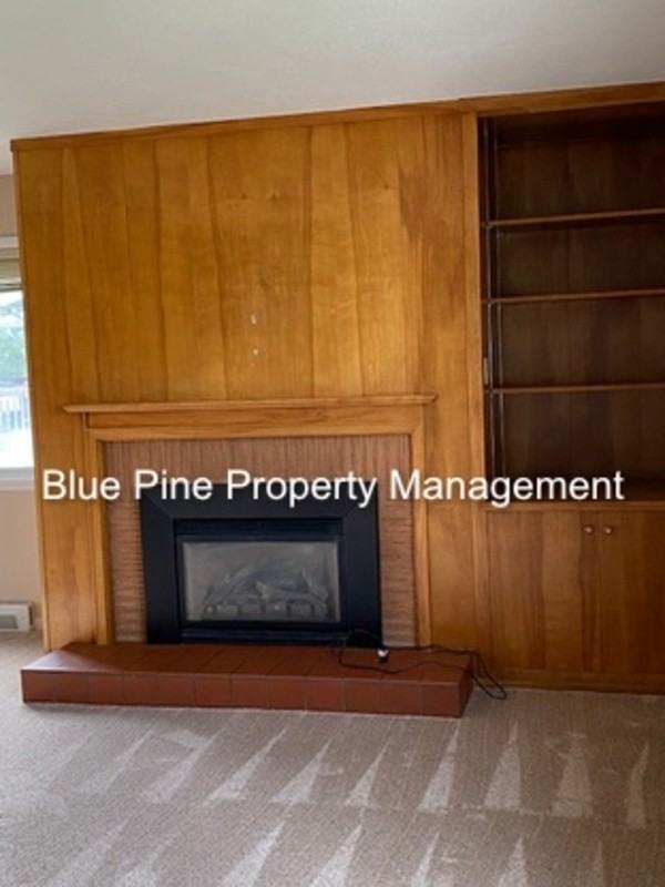 1654 Garfield St - Photo 4 of 7