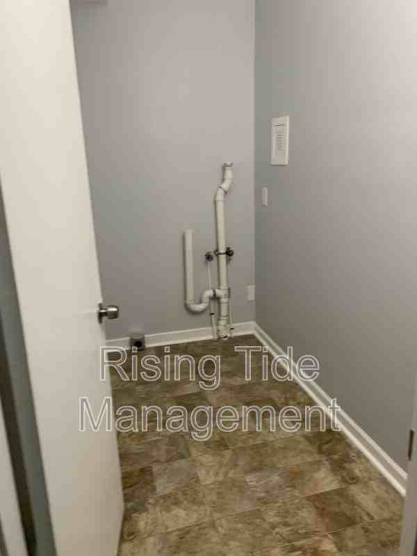 660 Hagood St - Photo 4 of 27