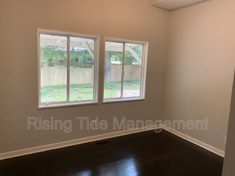 660 Hagood St - Photo 5 of 27