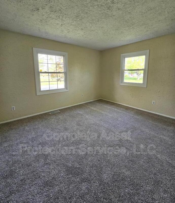 412 Nantucket Rd - Photo 4 of 10