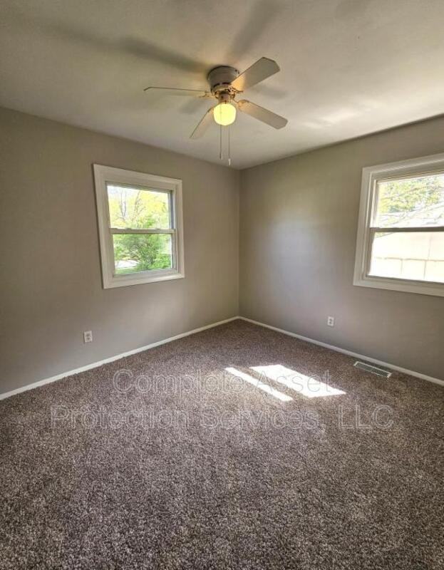 412 Nantucket Rd - Photo 5 of 10