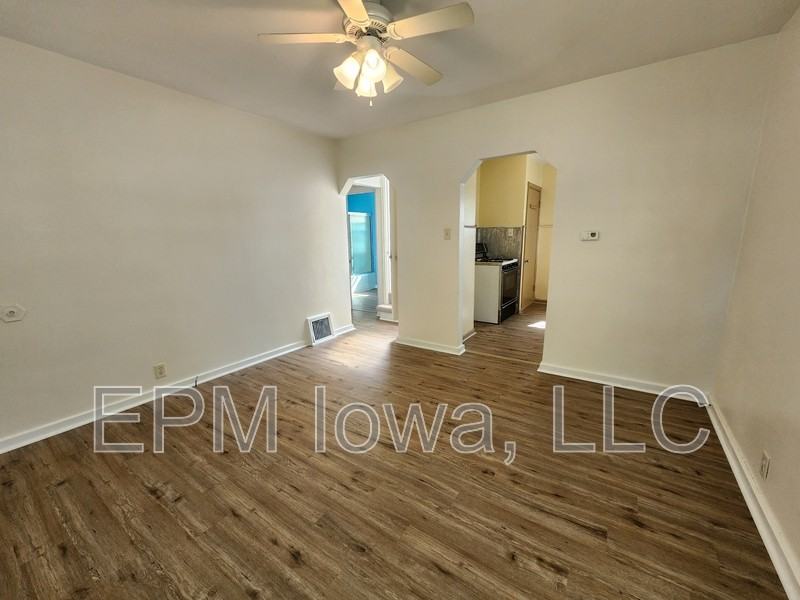 615 Kirkwood Ave - Photo 5 of 14