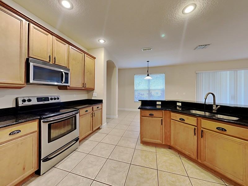 589 Errol Pkwy - Photo 4 of 23