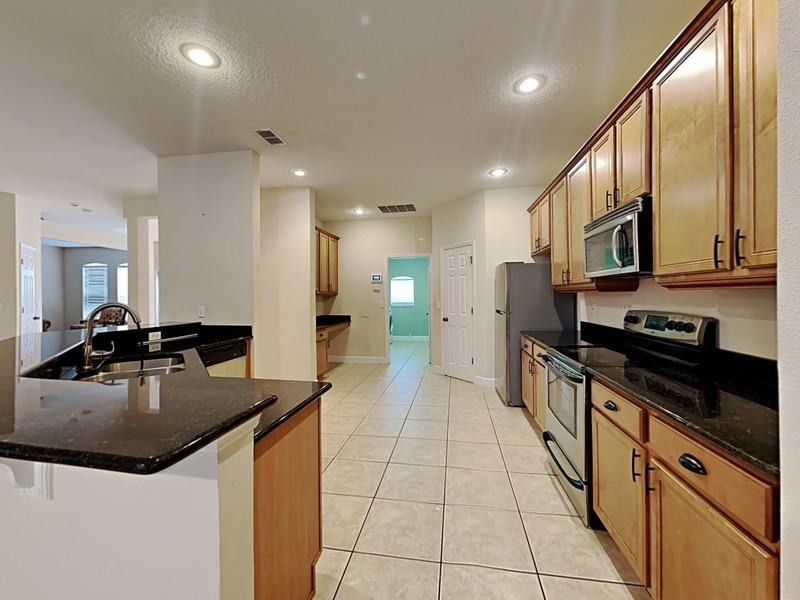 589 Errol Pkwy - Photo 5 of 23