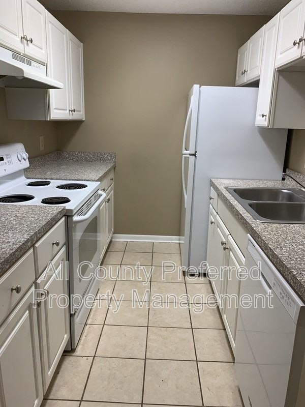3515 Sable Palm Ln #M - Photo 7 of 14