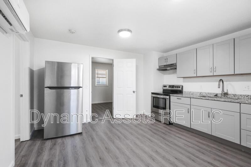 208 E Park St #A - Photo 2 of 20