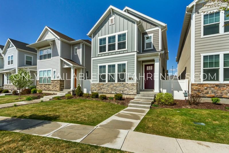 2353 N Holbrook Way - Photo 2 of 26