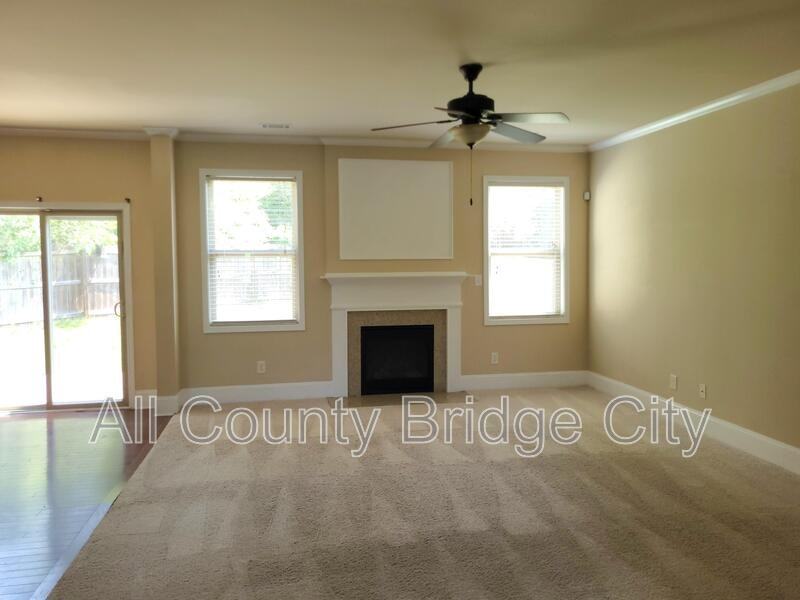 5 Calgary Ct - Photo 3 of 19