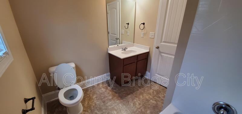 5 Calgary Ct - Photo 7 of 19