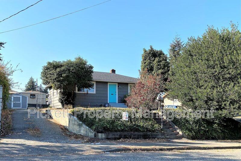 631 Bertha Ave - Photo 2 of 18
