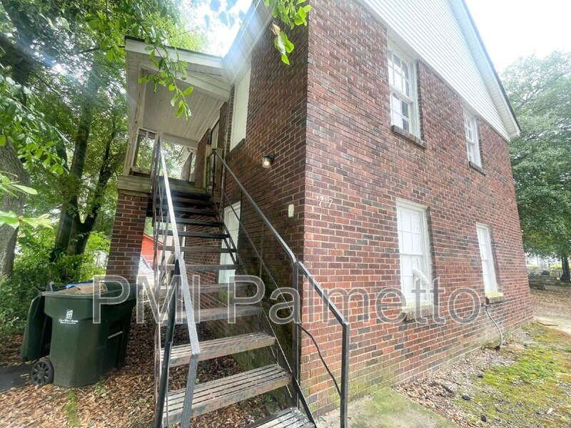 1717 Burnham St - Photo 2 of 15