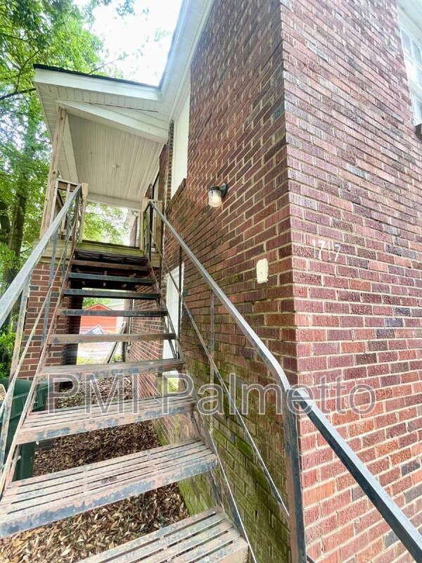 1717 Burnham St - Photo 3 of 15