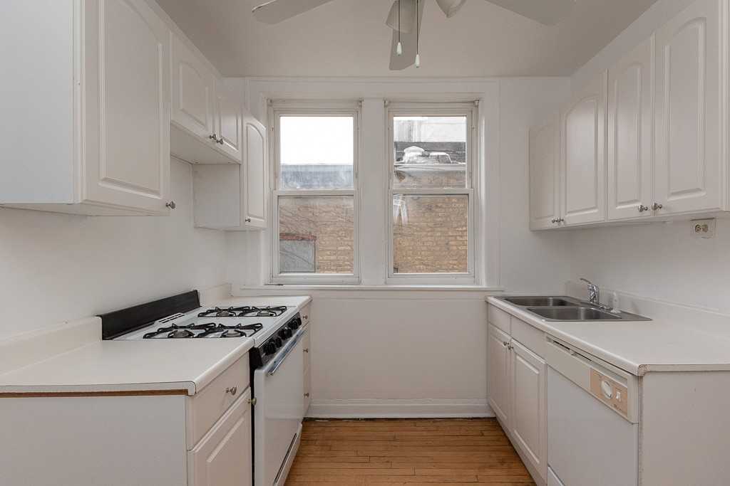 4409 N Kenneth Ave #1A - Photo 2 of 20