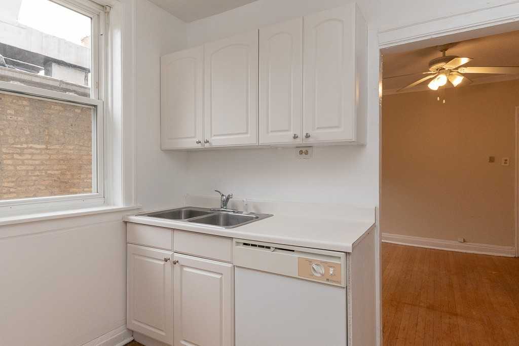 4409 N Kenneth Ave #1A - Photo 5 of 20