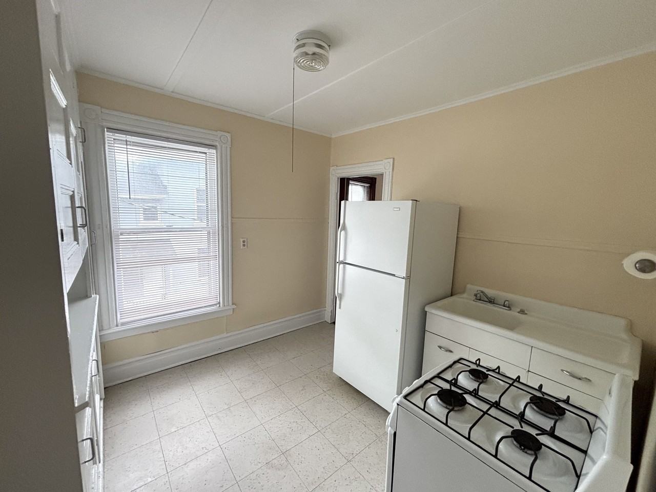 150 Pine St - Photo 2 of 14