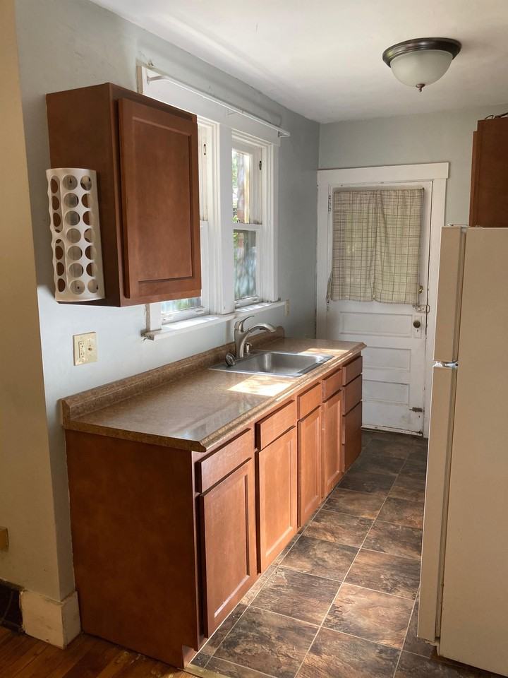 WEST STREET-407-419 -- 085 - Photo 7 of 13