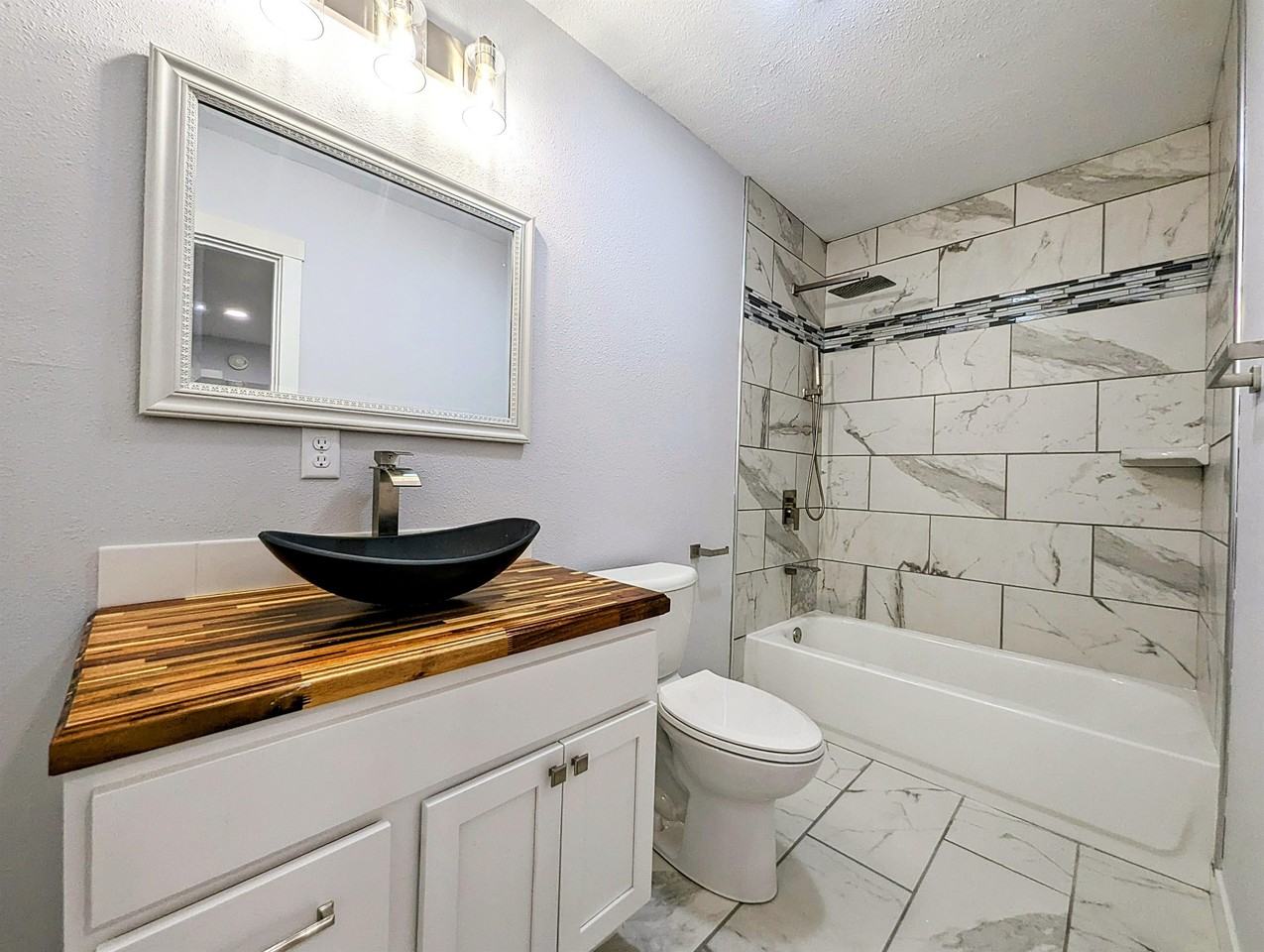 Mid North Flats at Jefferson - Photo 3 of 35