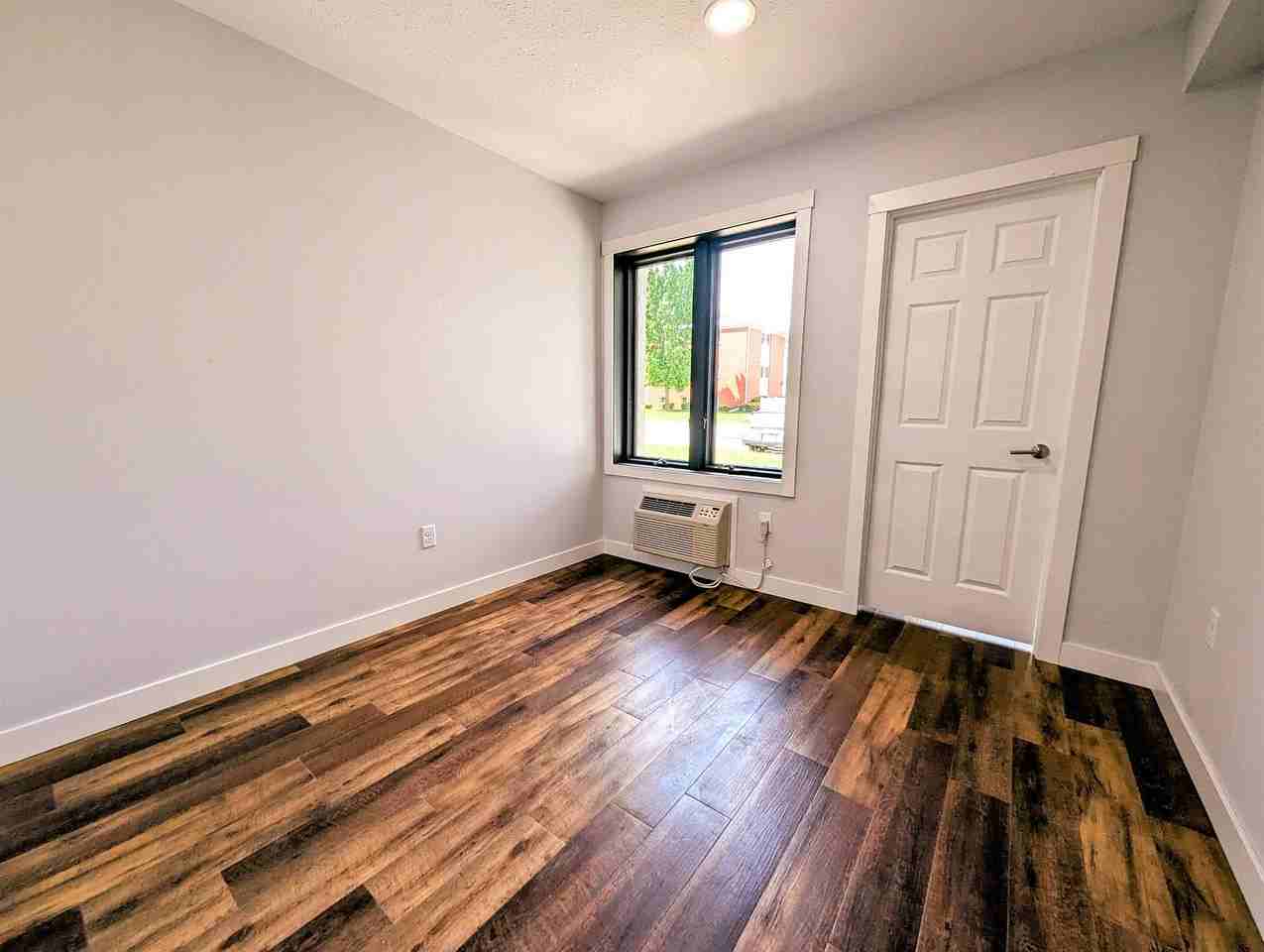 Mid North Flats at Jefferson - Photo 4 of 35