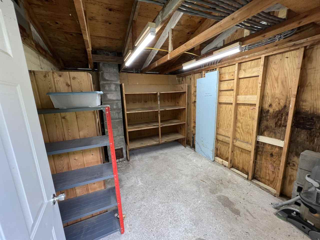 1675 US Route 5 S - Photo 2 of 7