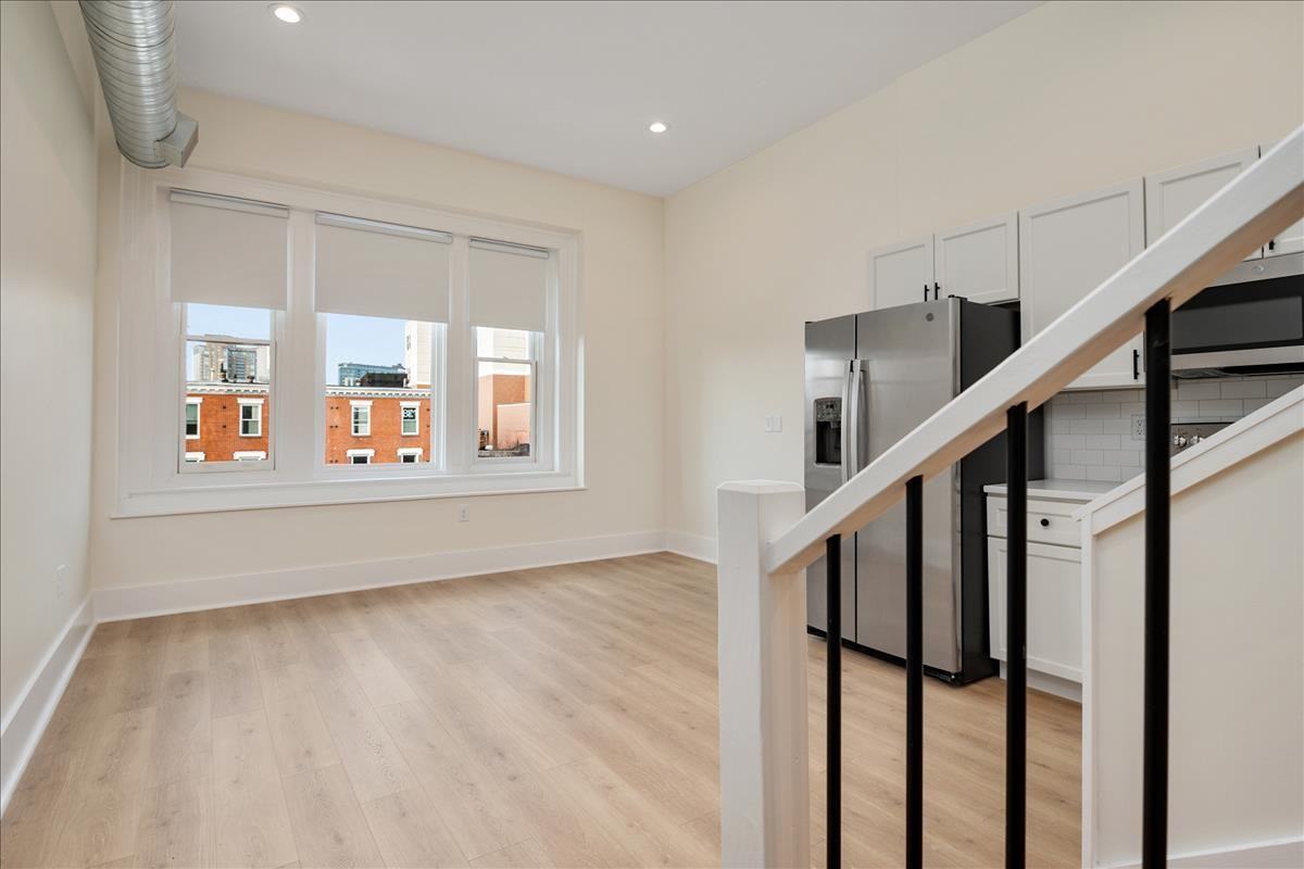 631 S Broadway - APT 301 - Photo 2 of 21