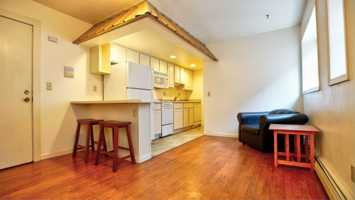 featured image of 237 W Lakelawn Pl