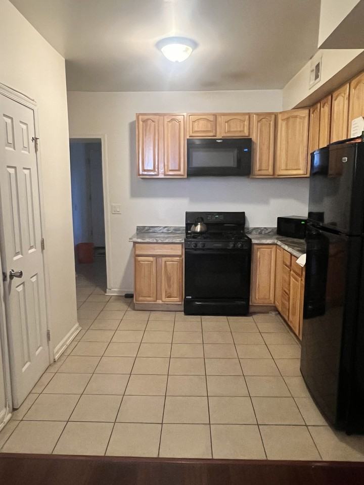 1713 Braddish Avenue - Photo 4 of 13