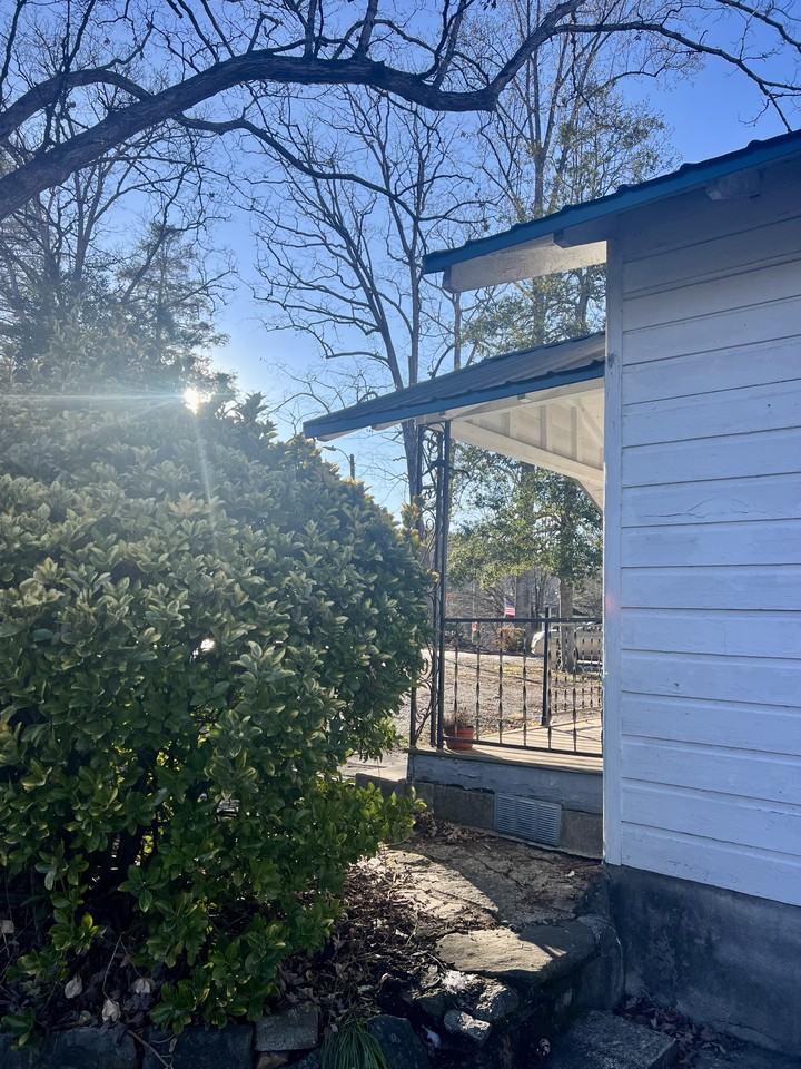 920 Greenville Hwy - Photo 2 of 6