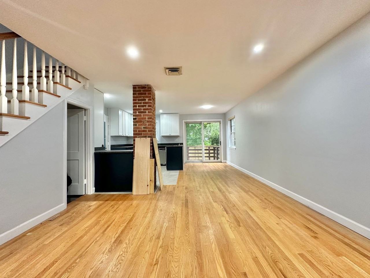 652 Prospect St - Photo 3 of 36