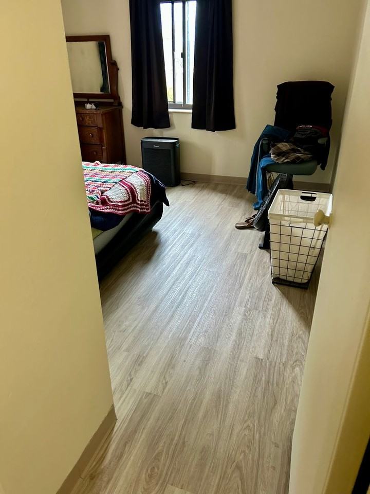 Sutton Place - Photo 5 of 16