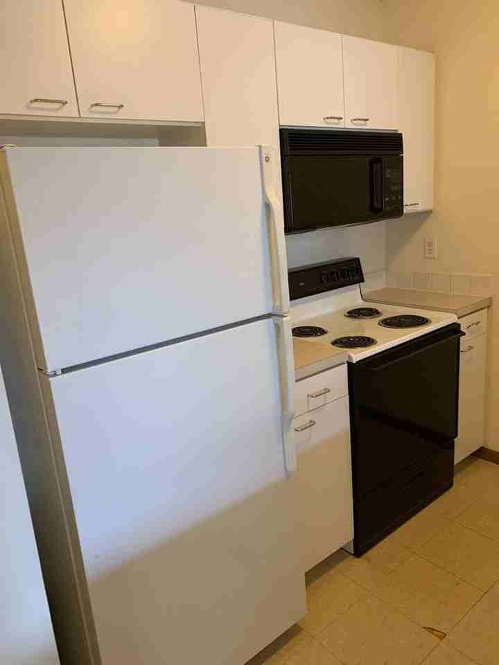 California Apartments - Photo 6 of 14