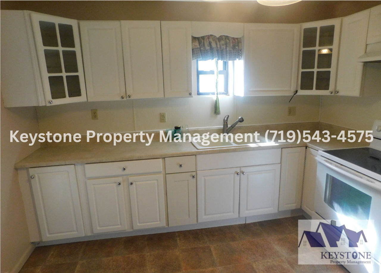 420 W 10th St #5 - Photo 3 of 14