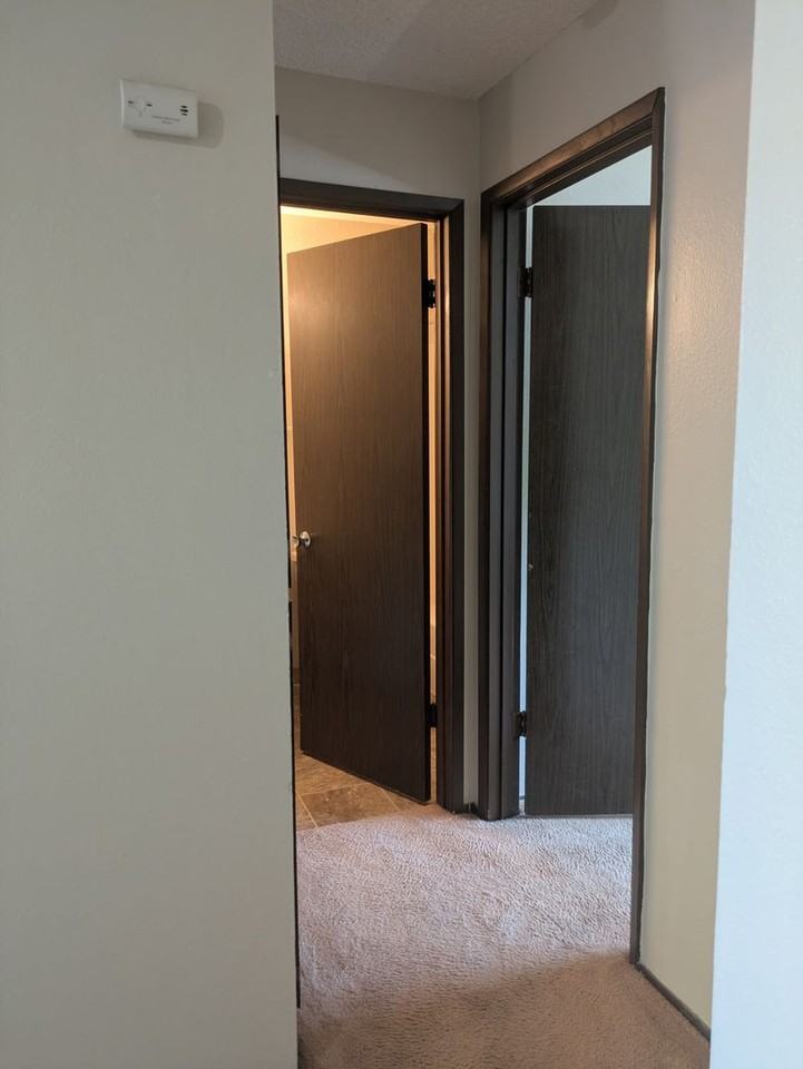 Kingston Manor - Photo 6 of 17