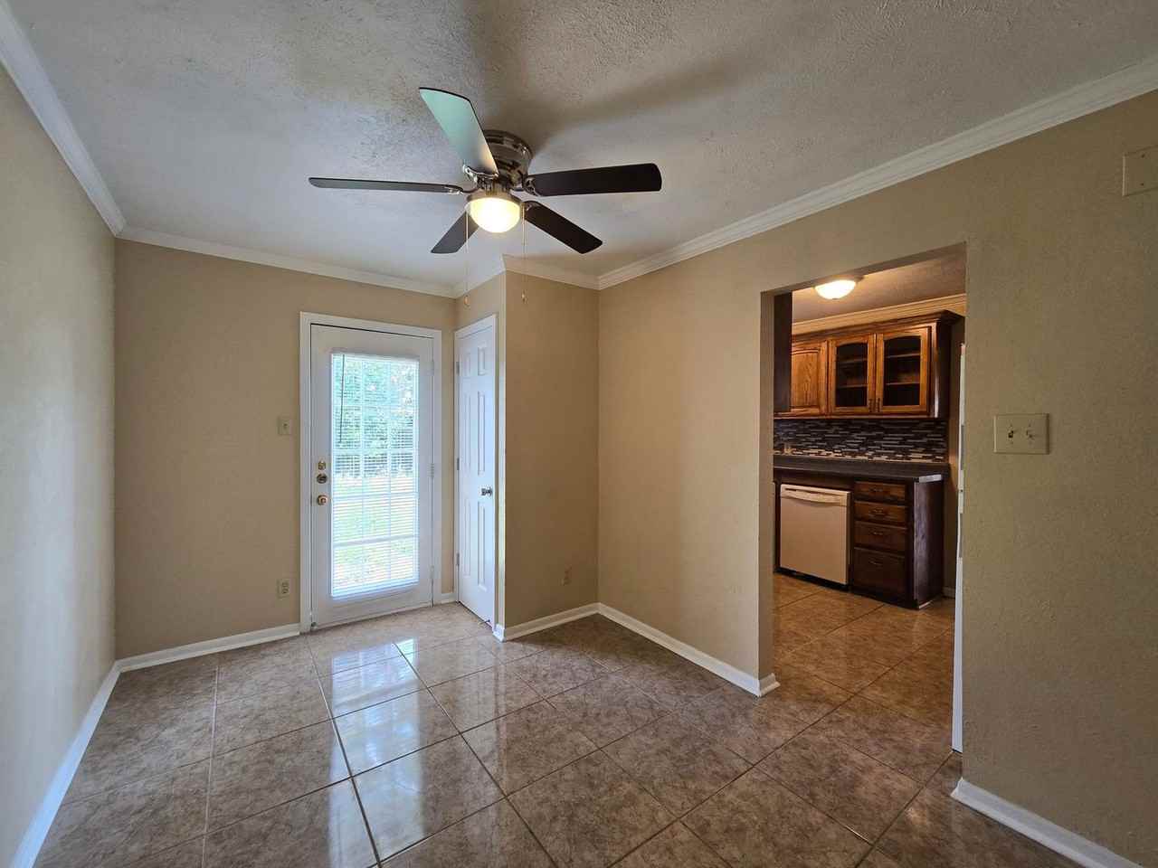 3309 Lake Charles Ave - Photo 6 of 28