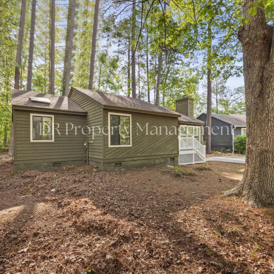 821 Castaways Trl - Photo 3 of 23