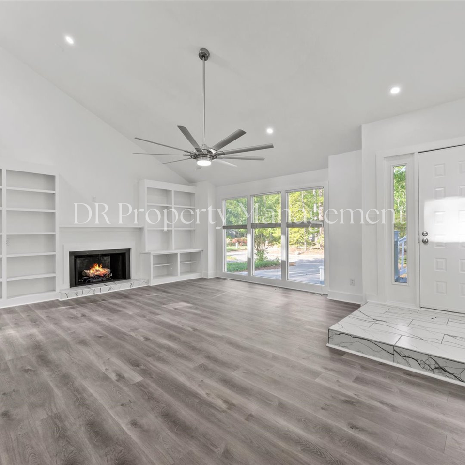 821 Castaways Trl - Photo 6 of 23