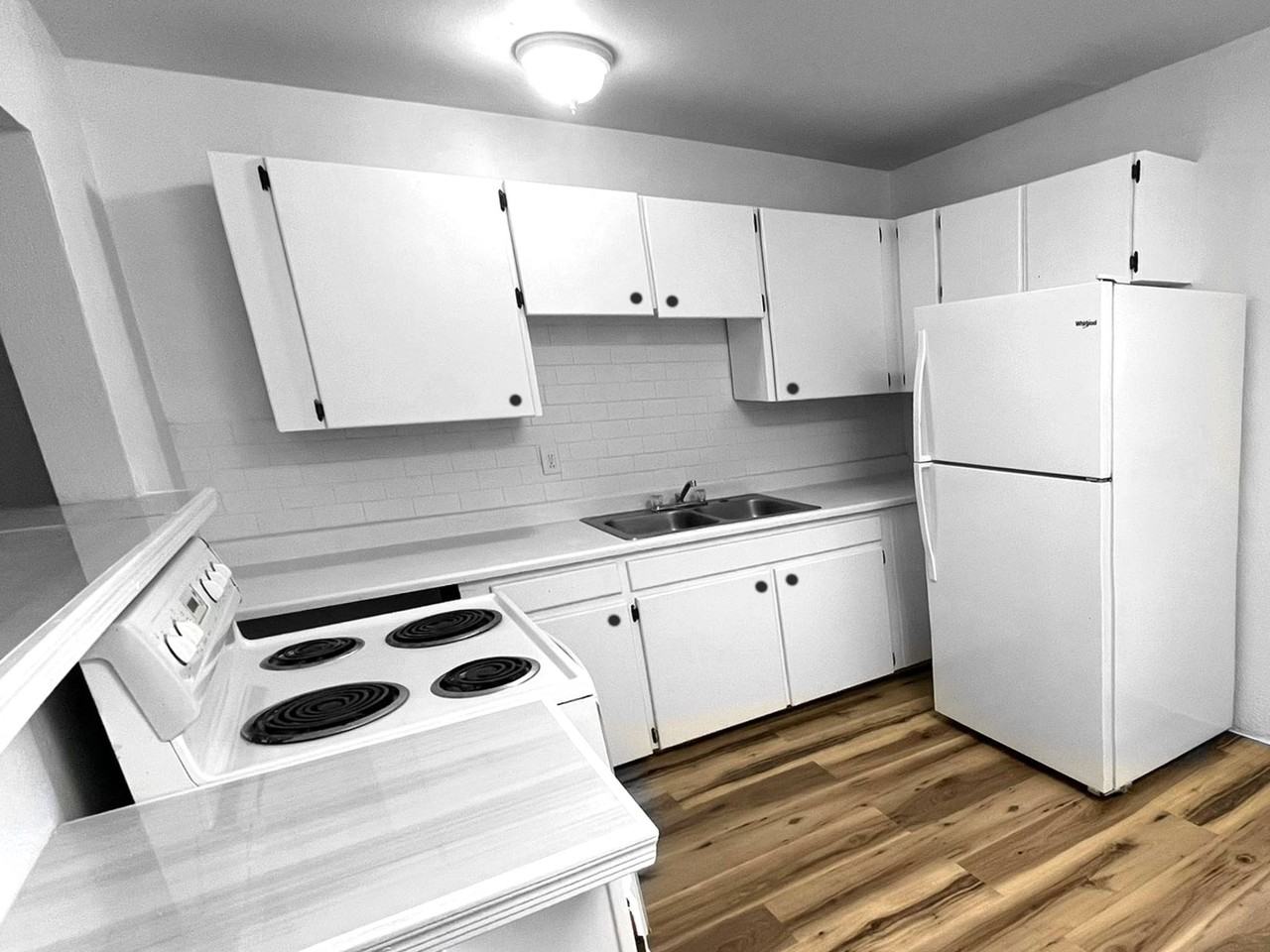 543 N F Ave #543 - Photo 2 of 9