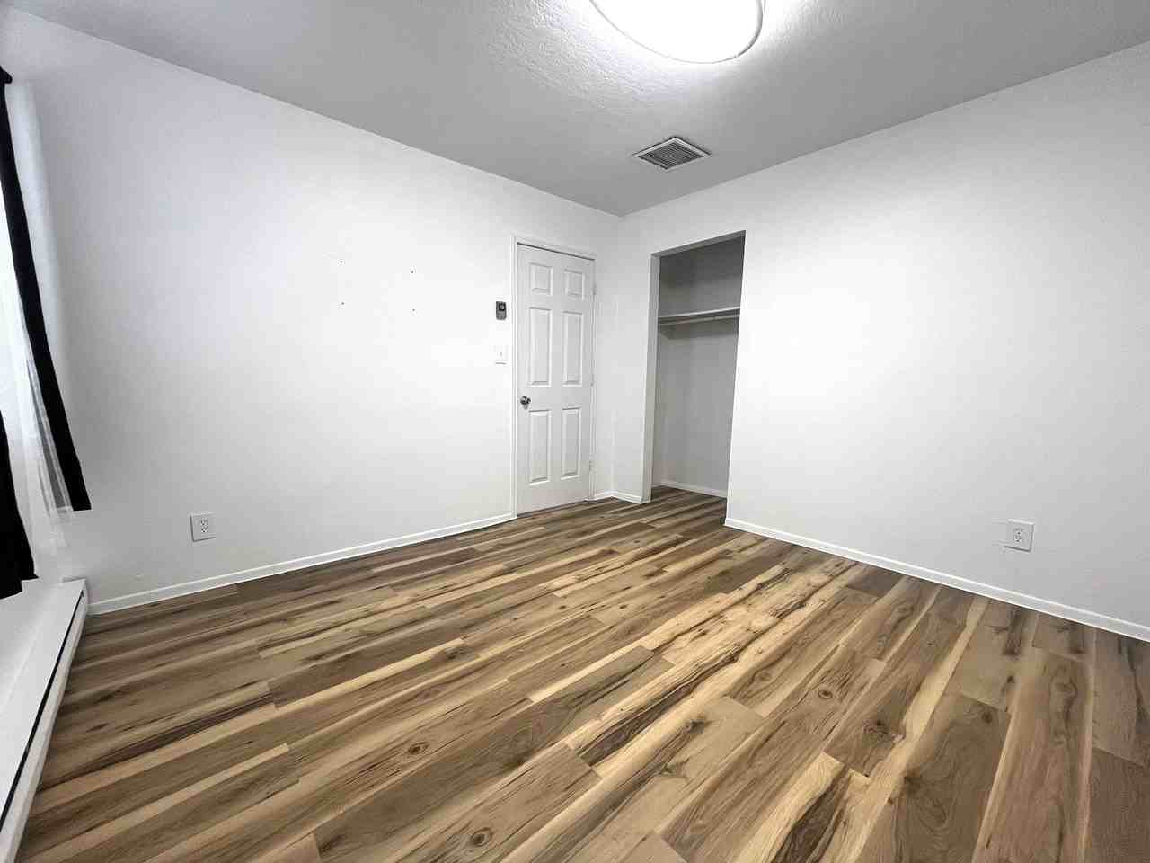 543 N F Ave #543 - Photo 3 of 9