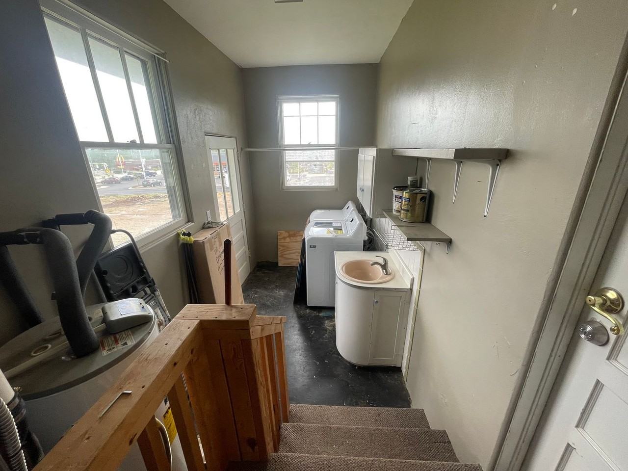 613 W Pacific St - Photo 5 of 6