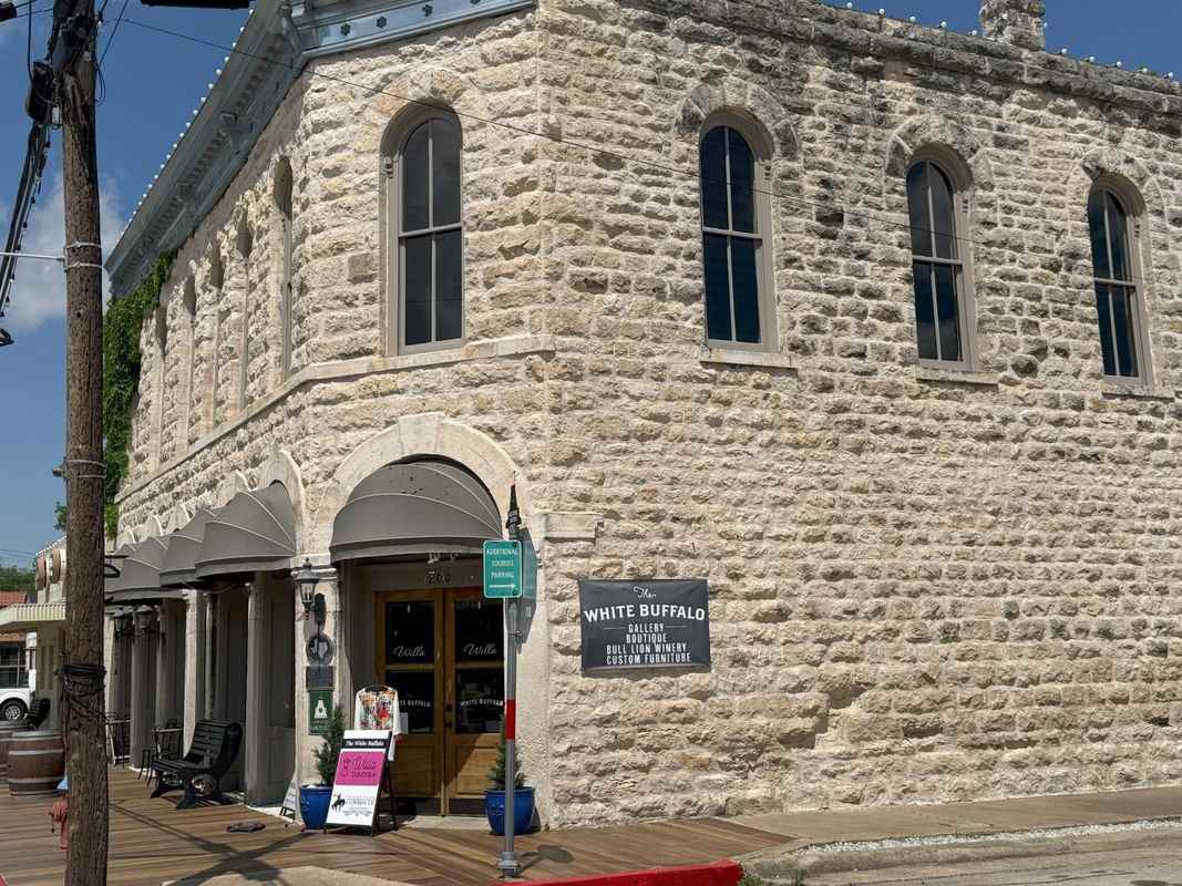 200 Ne Barnard St - Photo 2 of 8