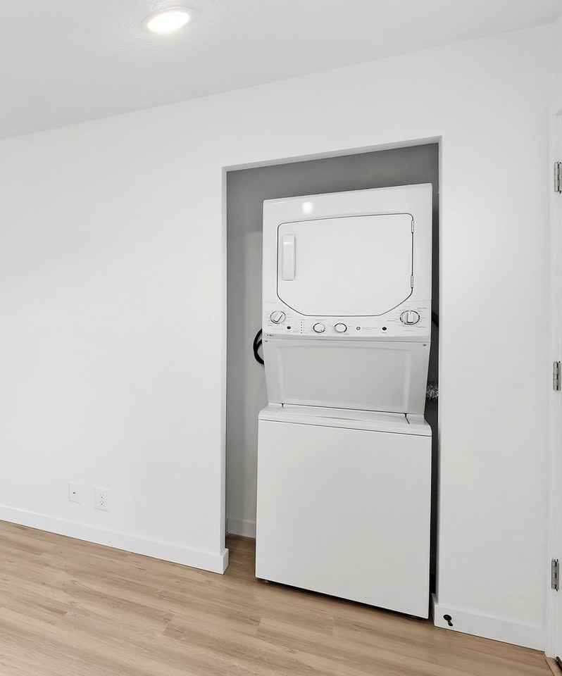 Hillsboro Court - Photo 7 of 15