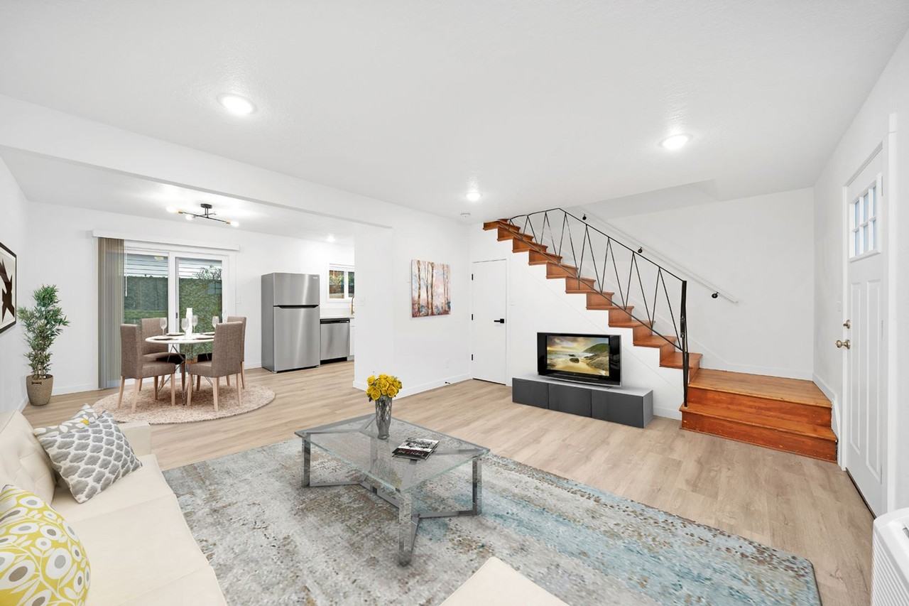 Hillsboro Court - Photo 6 of 30