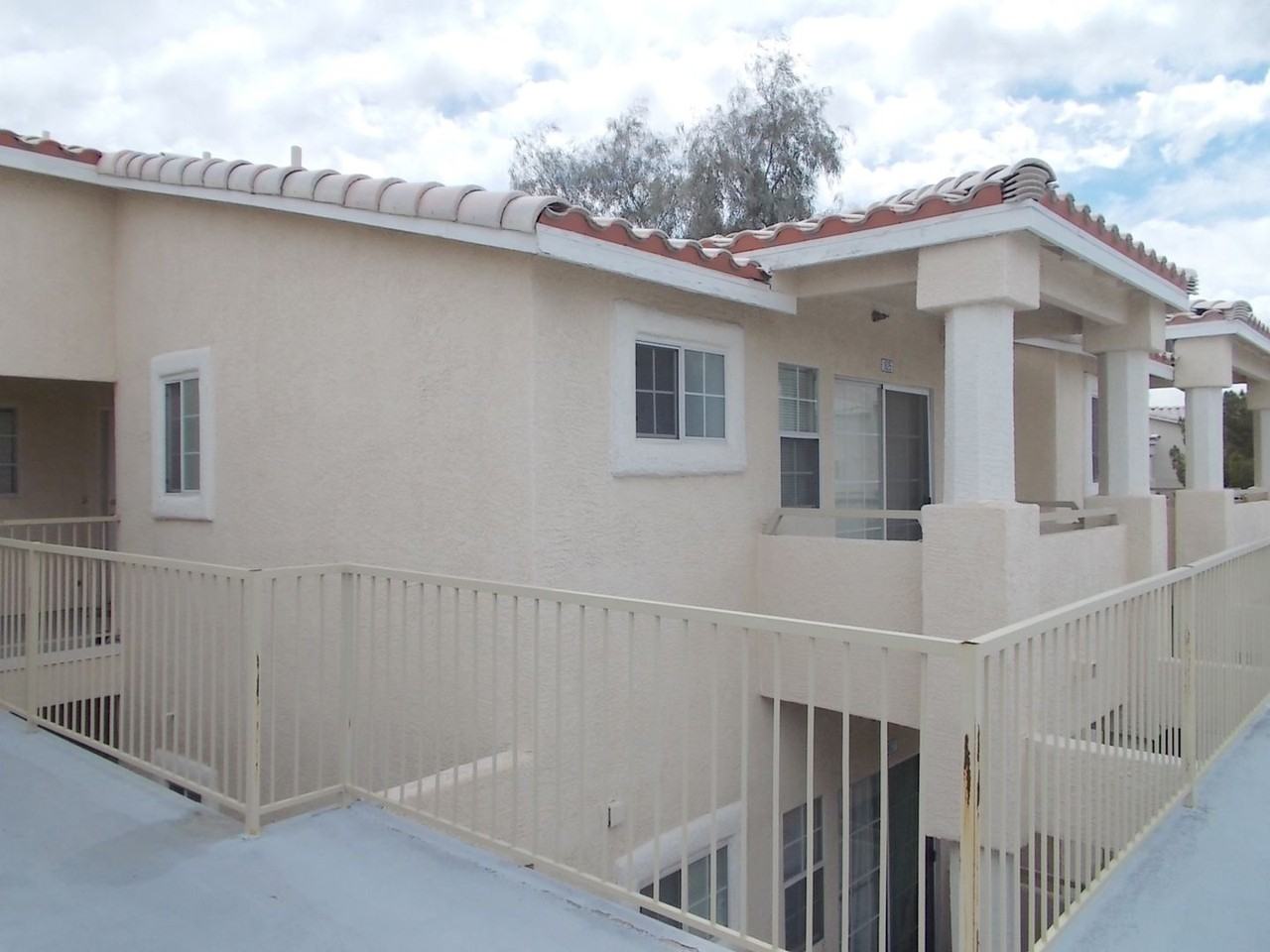 1825 Cutlass Dr - Photo 3 of 16