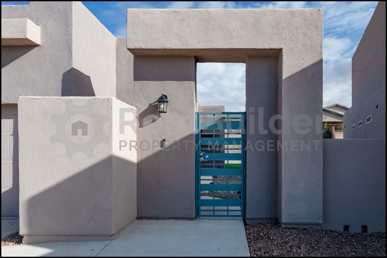 1542 Tierra Verde Loop Nw - Photo 2 of 25