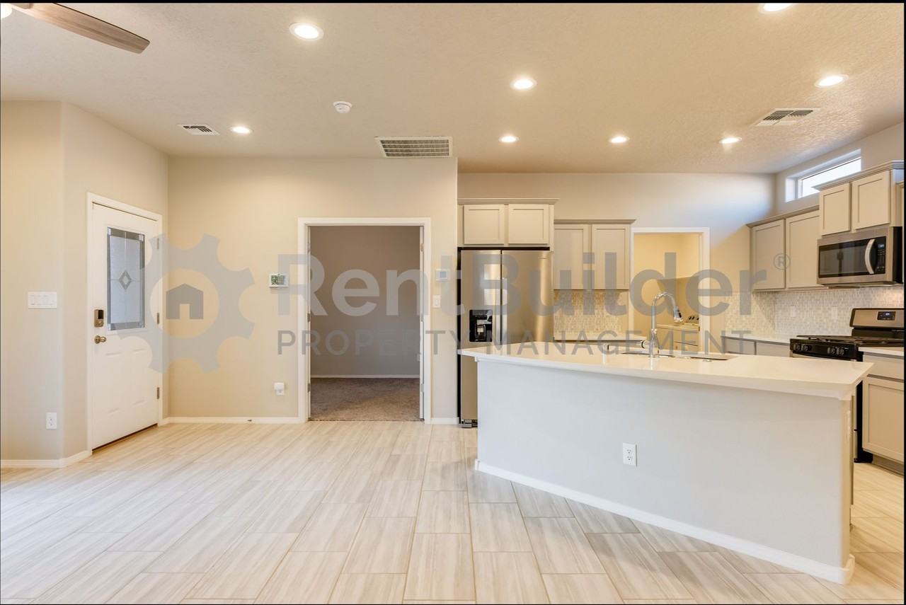 1542 Tierra Verde Loop Nw - Photo 3 of 25