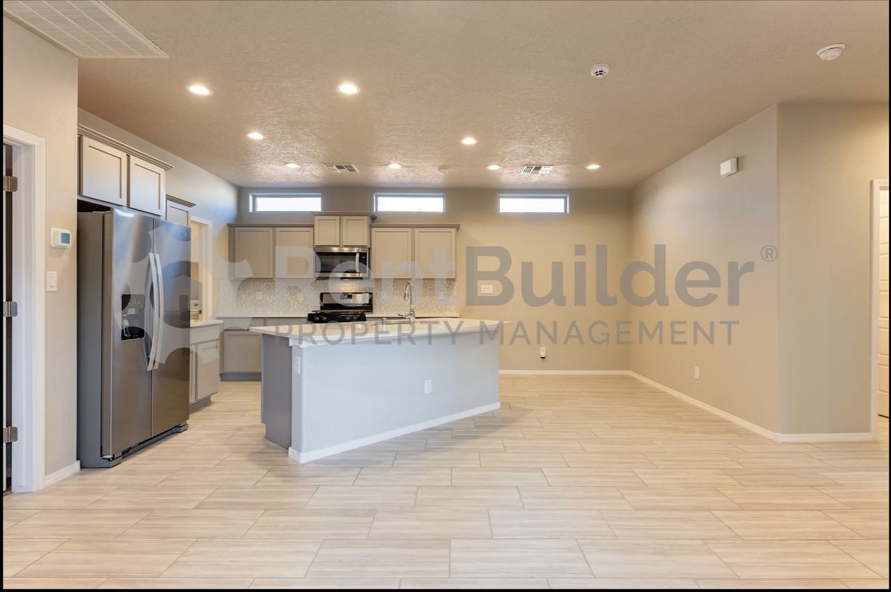 1542 Tierra Verde Loop Nw - Photo 4 of 25