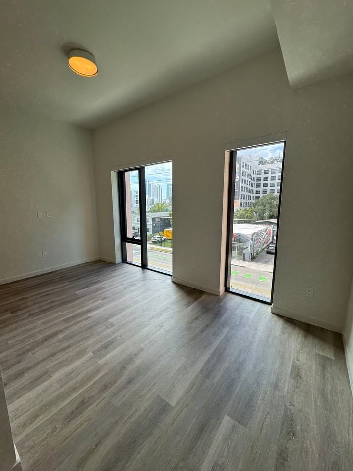 79 Northwest 31st Street #A1 - Photo 5 of 16