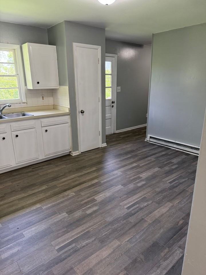 3673 Bass Ct - Photo 4 of 10